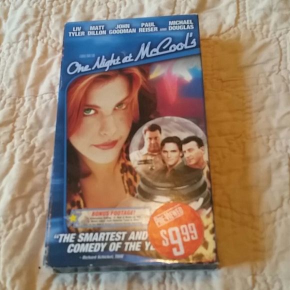 "One night at McCool's" vhs movie - Picture 1 of 3